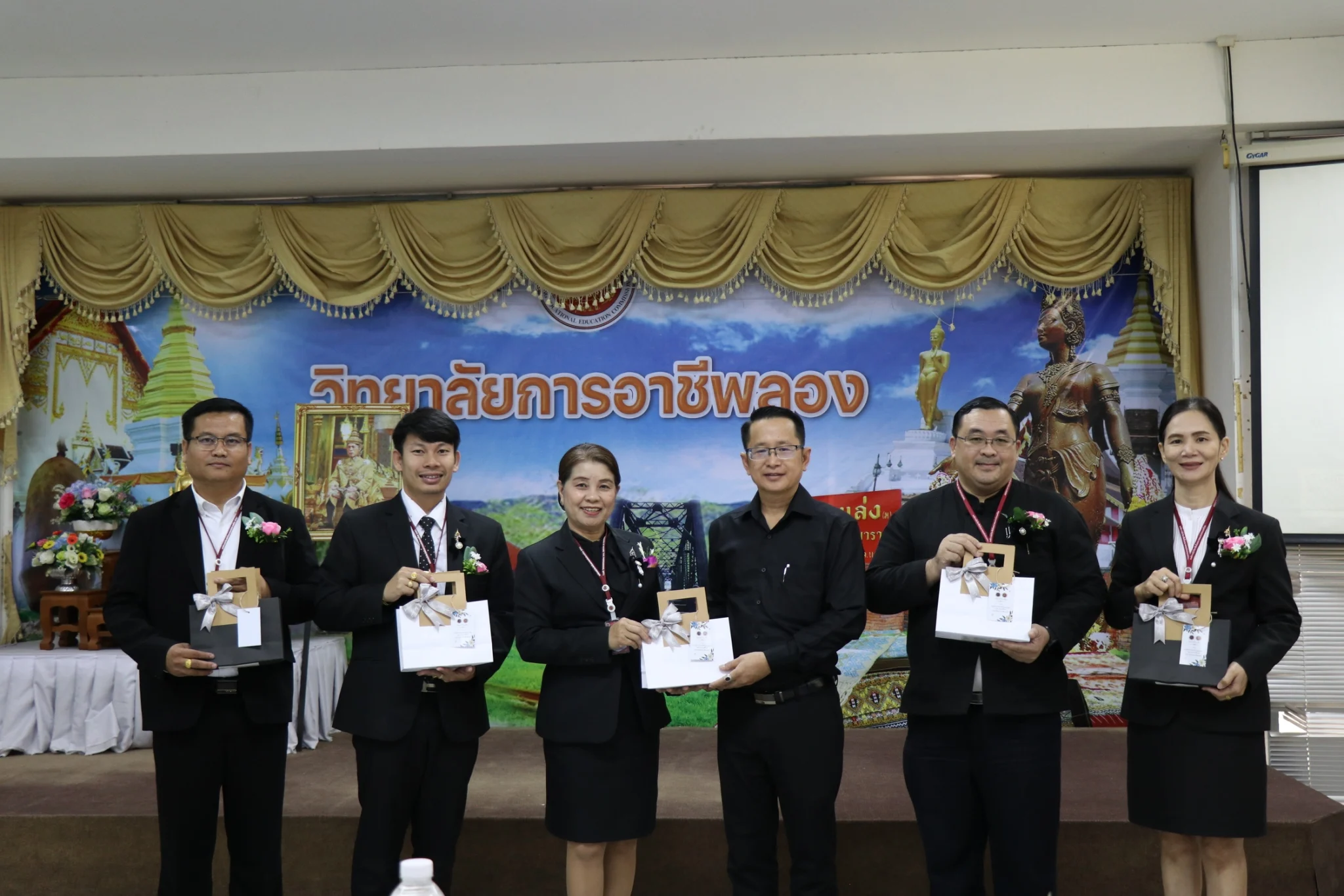 LINE_ALBUM_ประเมิน อวท.68_251124_22